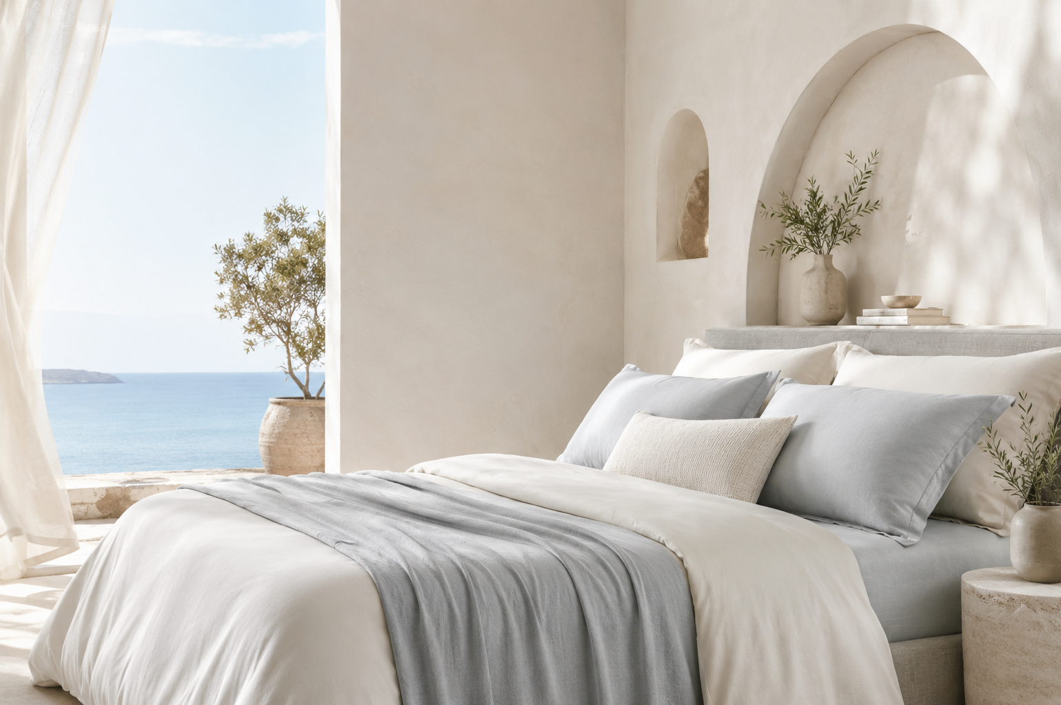 Ropa de cama para el calor mediterráneo: cómo dormir más fresco en verano